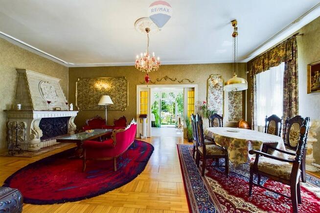 Na sprzedaż stylowa willa z bardzo dużą działką !