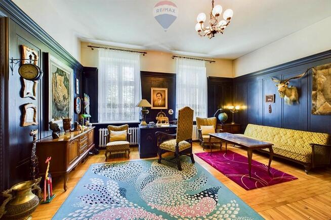 Na sprzedaż stylowa willa z bardzo dużą działką !