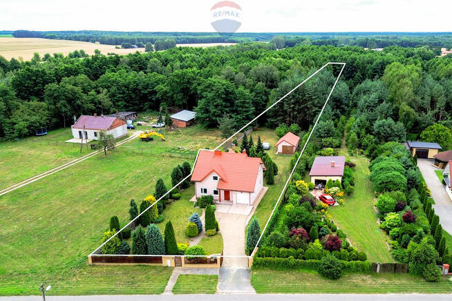 Na sprzedaż parterowy dom oraz prywatny las i staw