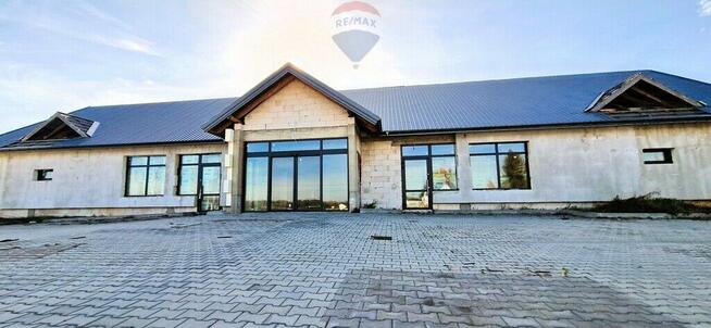 Centrum handlowo-usługowe 1300 m2 Tarczek, Pawłów