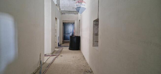 Centrum handlowo-usługowe 1300 m2 Tarczek, Pawłów