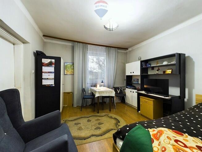 Urokliwy Dom z Dużą Działką i Sadem w Szyszczycach