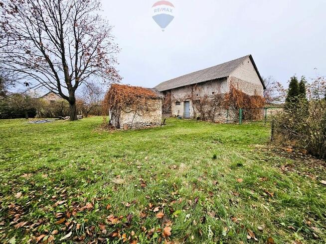 Urokliwy Dom z Dużą Działką i Sadem w Szyszczycach