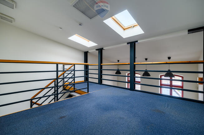 Biuro LOFT z antresolą