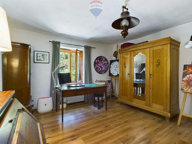 Siedlisko w otulinie lasu