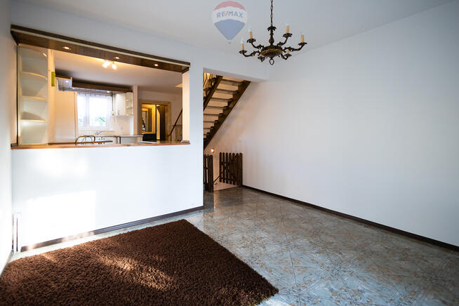 Dom w zabudowie szeregowej na sprzedaż w Zgierzu