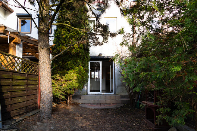 Dom w zabudowie szeregowej na sprzedaż w Zgierzu