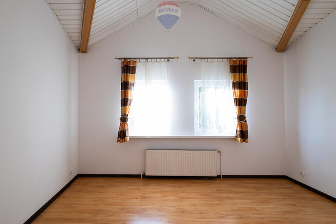 Dom w zabudowie szeregowej na sprzedaż w Zgierzu