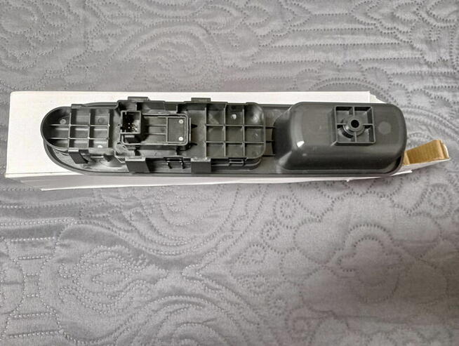 Przełącznik sterowania szyb Peugeot 207