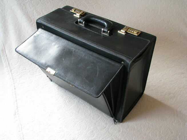 Duży neseser teczka kufer z szyfrem na dokumenty skóra torba