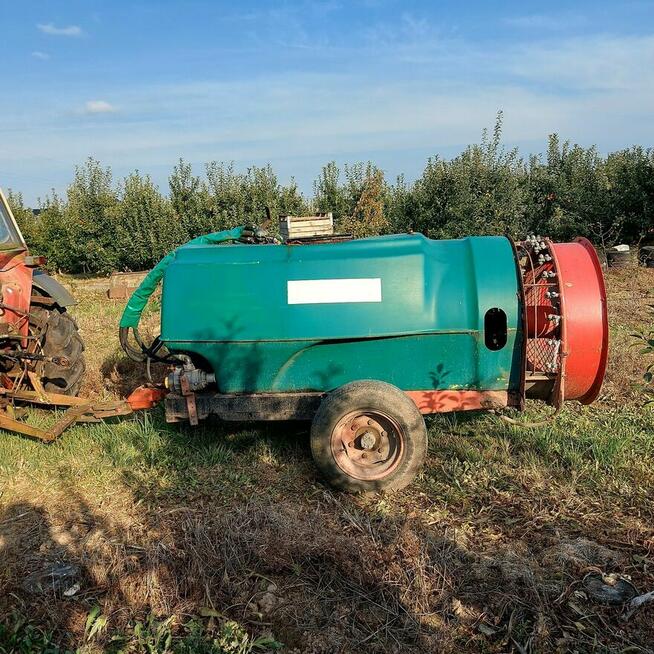 Opryskiwacz sadowniczy 1500l przekładnia 16 głowic