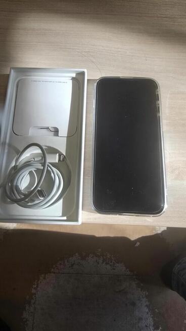 SPRZEDAM IPhone 13