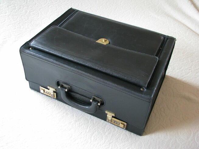 Duży neseser teczka kufer z szyfrem na dokumenty skóra torba