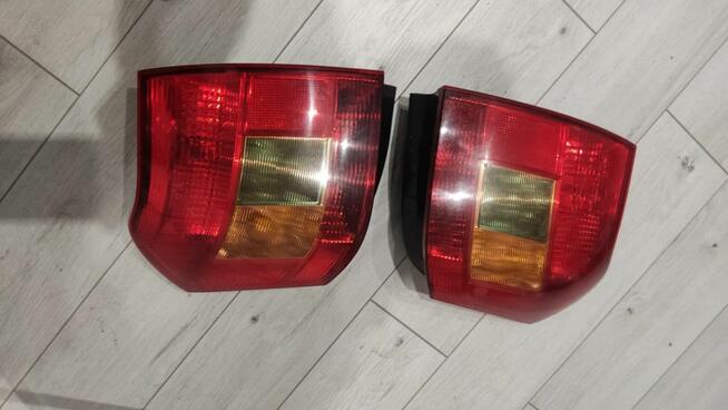 Tylne lampy Toyota Corolla E12