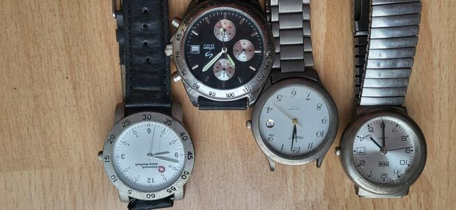 Sprzedam zegarki , w zegarkach baterie sa do wymiany