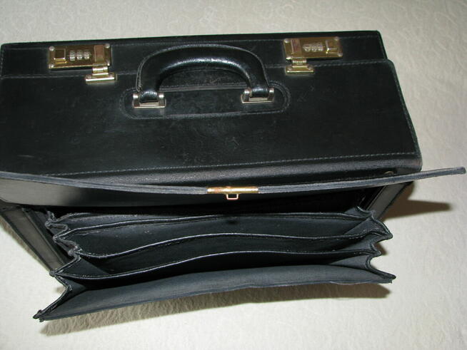 Duży neseser teczka kufer z szyfrem na dokumenty skóra torba