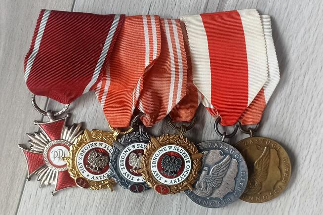 Medal Odznaczenie Order Krzyż Zasługi Legitymacja Etui Prl