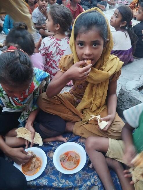 Pomocy! Wsparcie dla biednych opuszczonych dzieci