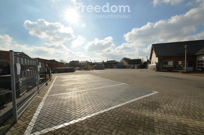 Budynek handlowo-usługowy w Dobrzeniu Wielkim