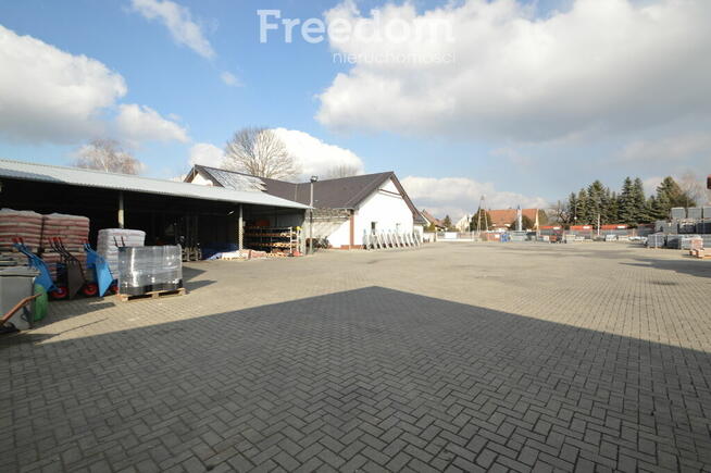 Budynek handlowo-usługowy w Dobrzeniu Wielkim