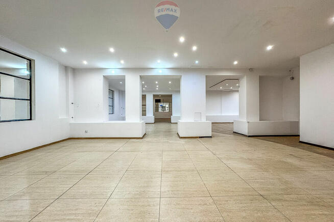 Przestronny lokal handlowo-usługowy w Brzezinach