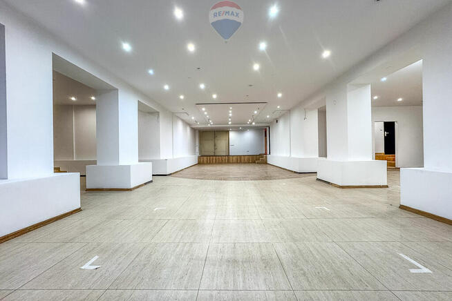 Przestronny lokal handlowo-usługowy w Brzezinach