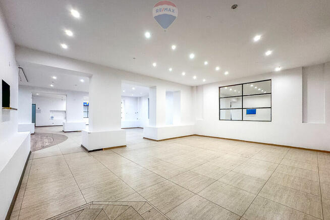 Przestronny lokal handlowo-usługowy w Brzezinach