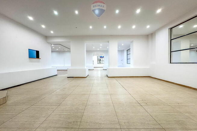 Przestronny lokal handlowo-usługowy w Brzezinach