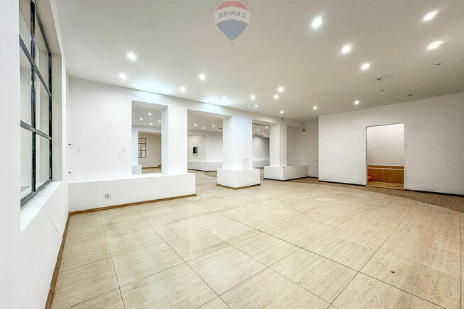 Przestronny lokal handlowo-usługowy w Brzezinach