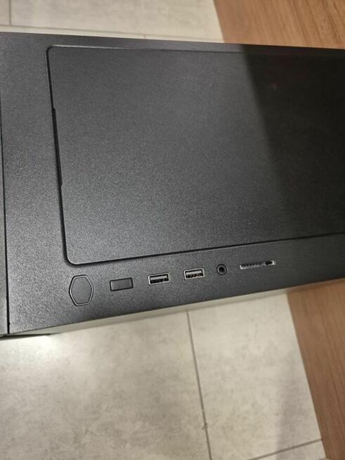 Komputer stacjonarny + 2 monitory Samsung z uchwytem