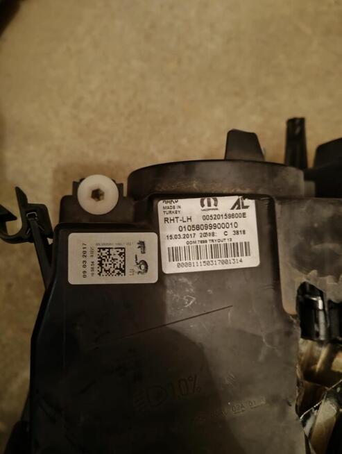 Reflektor lampa lewy przód