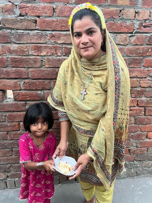 Pomocy! Wsparcie dla biednych opuszczonych dzieci