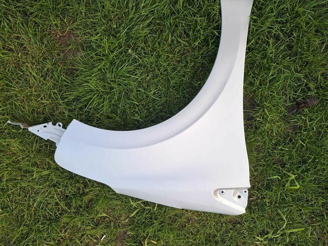 Peugeot 208 błotnik prawy przód EZRC