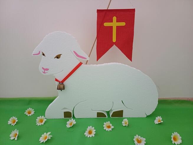 Baranek wielkanocny dekoracja kościół Wielkanoc