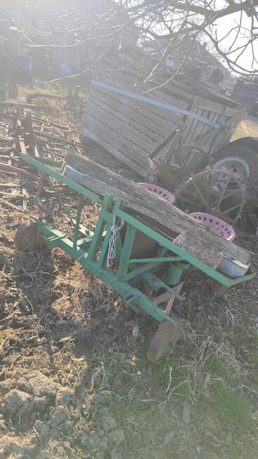 Sadzarka dwurzędowa do ziemniaków sadzeniaków skiełkowanych