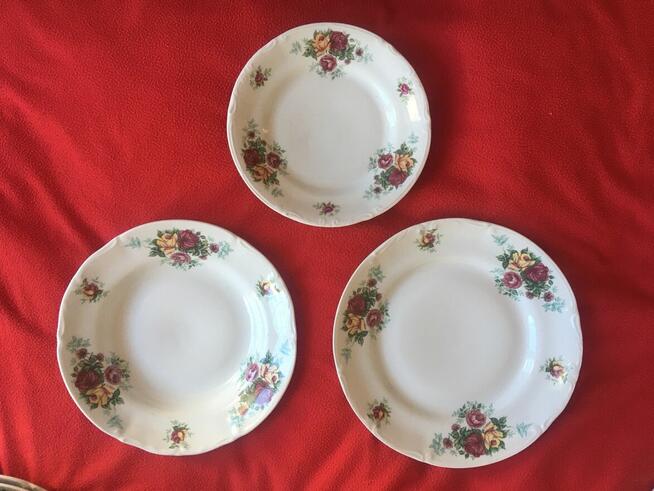 Porcelana Chodzież zestaw 12 osób 44 elementy jak nowy