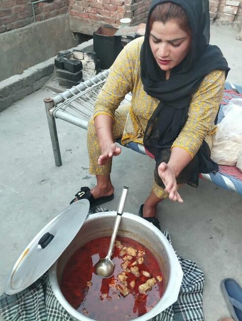 Pomocy! Wsparcie dla biednych opuszczonych dzieci