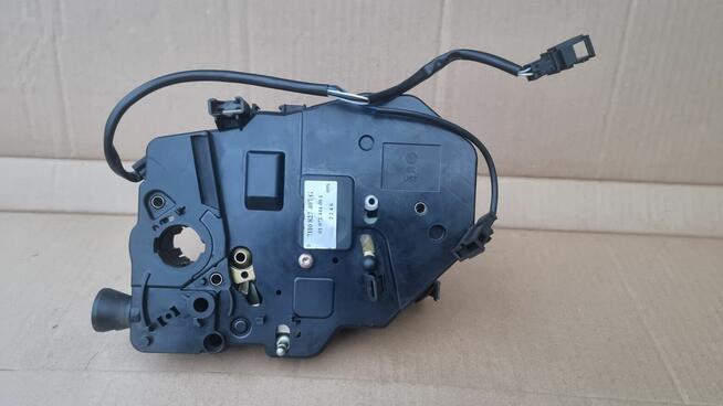 Zamek klapy VW T5 Caravelle Multivan 7H0827407G Transporter