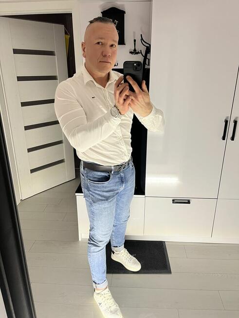 Tatusiek ze śliczną córeczką pozna Panią