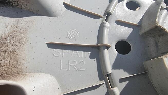 Kołpaki 16 VW 7H0601147D T4 T5 T6 Sharan Passat Golf Touran