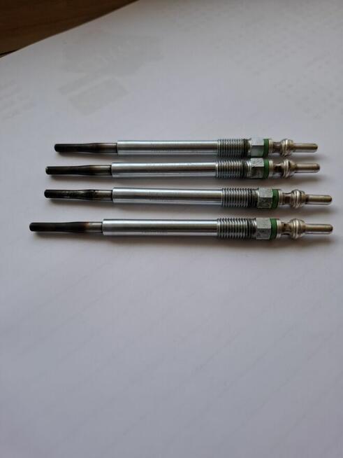 Świece Żarowe 4 szt. NGK Y8001AS 5V OE FORD