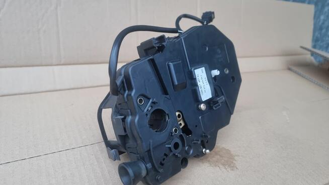 Zamek klapy VW T5 Caravelle Multivan 7H0827407G Transporter