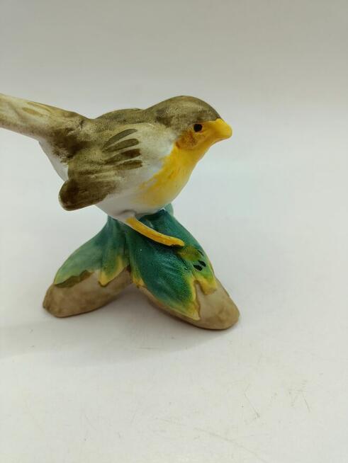Figurka ceramika ptak z żółtym brzuszkiem
