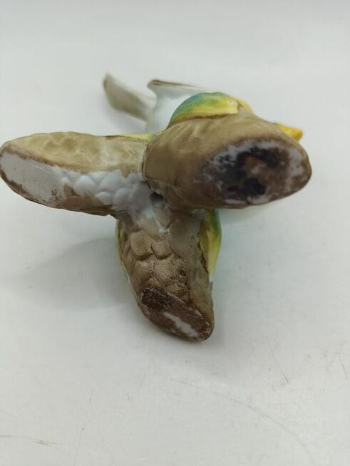 Figurka ceramika ptak z żółtym brzuszkiem