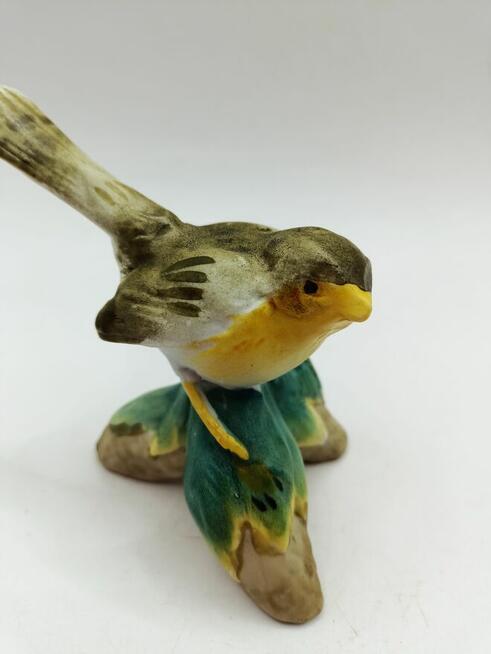 Figurka ceramika ptak z żółtym brzuszkiem