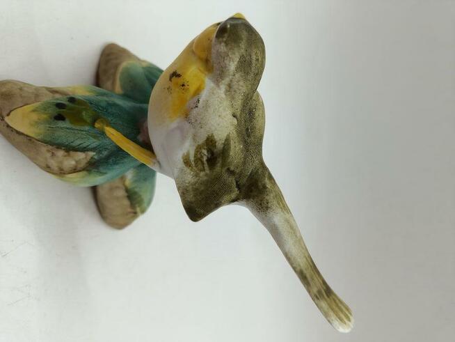 Figurka ceramika ptak z żółtym brzuszkiem