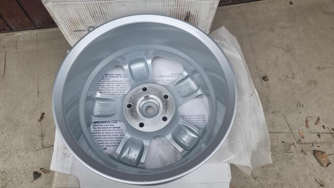 16 Felgi VW T5 T6 Nowe 5x120 16x6,5 et50 komplet wzmacniane