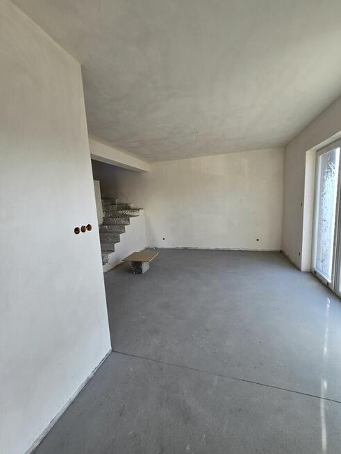 Rogoźnik połowa bliźniaka w stanie do wykończenia