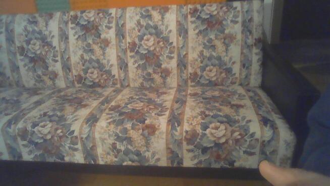 Sprzedam wersalkę rozkładaną w dobrym stanie