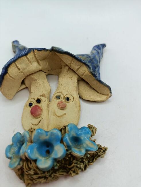 Figurka uśmiechnięte grzybki dekoracja domu ogrodu.